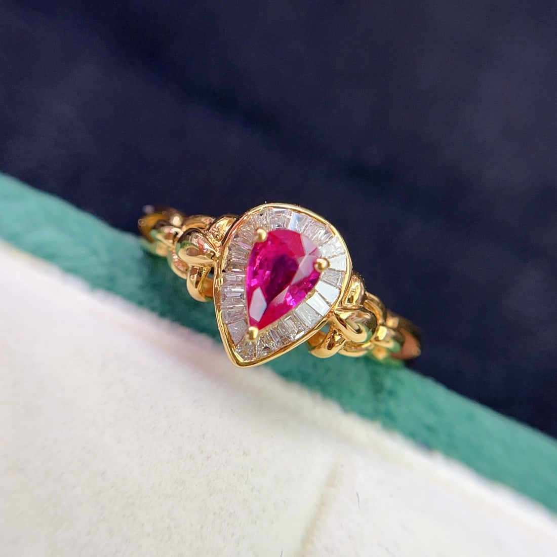 14k Gold 0.55 Ct Natural Ruby & Diamond Ring: Ref:231148309 // gold content:14k gold // ring size:7. 25us // // main gemstone:ruby // shape:pear // carat weight:0. 55ct // color:red // treatment:natural // // adjacent gemstone 2 : diamond //