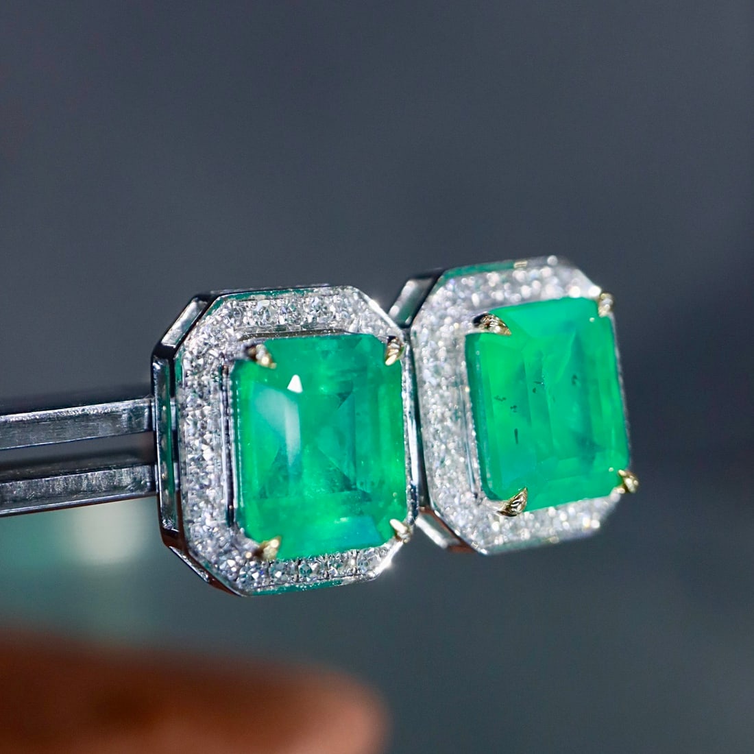 14k Gold 2.24 Ctw Natural Emerald & Diamond Earrings - 5