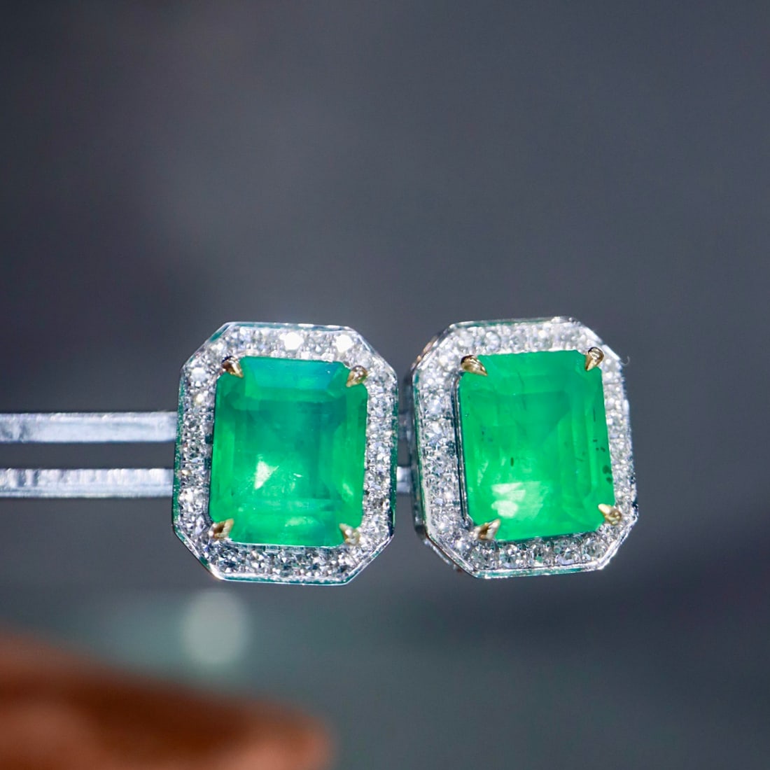 14k Gold 2.24 Ctw Natural Emerald & Diamond Earrings - 6