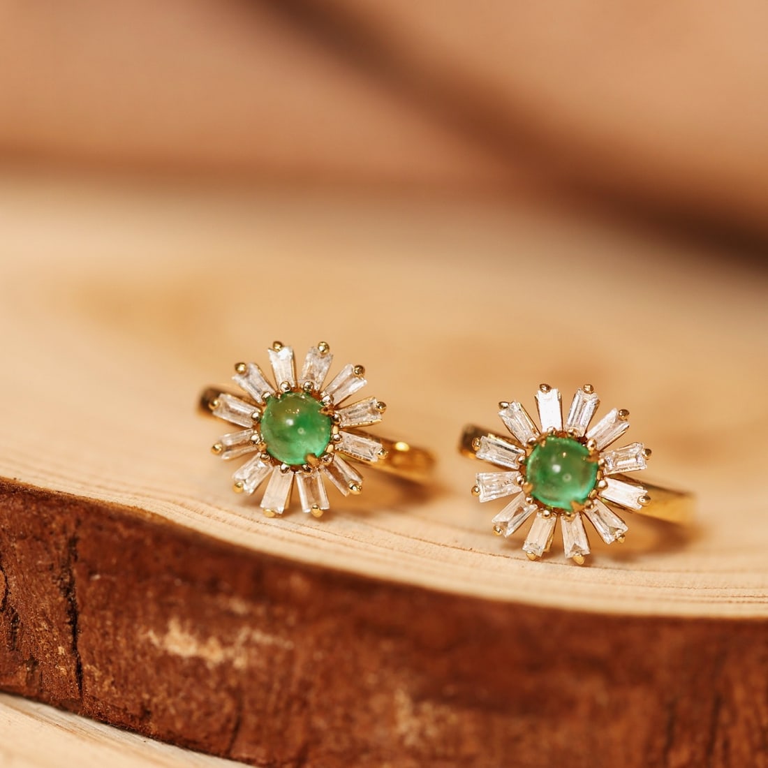 14k Gold 0.7 Ctw Natural Emerald & Diamond Earrings: Ref:231148321 // gold content:14k gold // main gemstone:emerald // shape:round // carat weight:0. 3ct // color:green // treatment:natural // cut grade:g // // adjacent gemstone 2 : diamond //