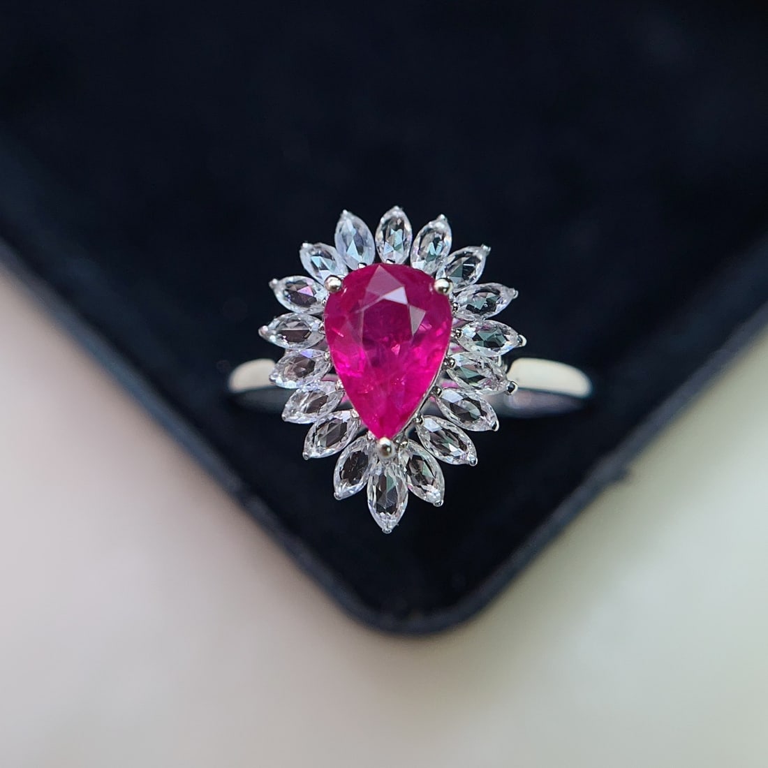 14k Gold 1.05 Ct Natural Ruby & Sapphire Ring: Ref:231148352 // gold content:14k gold // ring size:7. 25us // // main gemstone:ruby // shape:pear // carat weight:1. 05ct // color:red // treatment:natural // // adjacent gemstone 2 : sapphire //