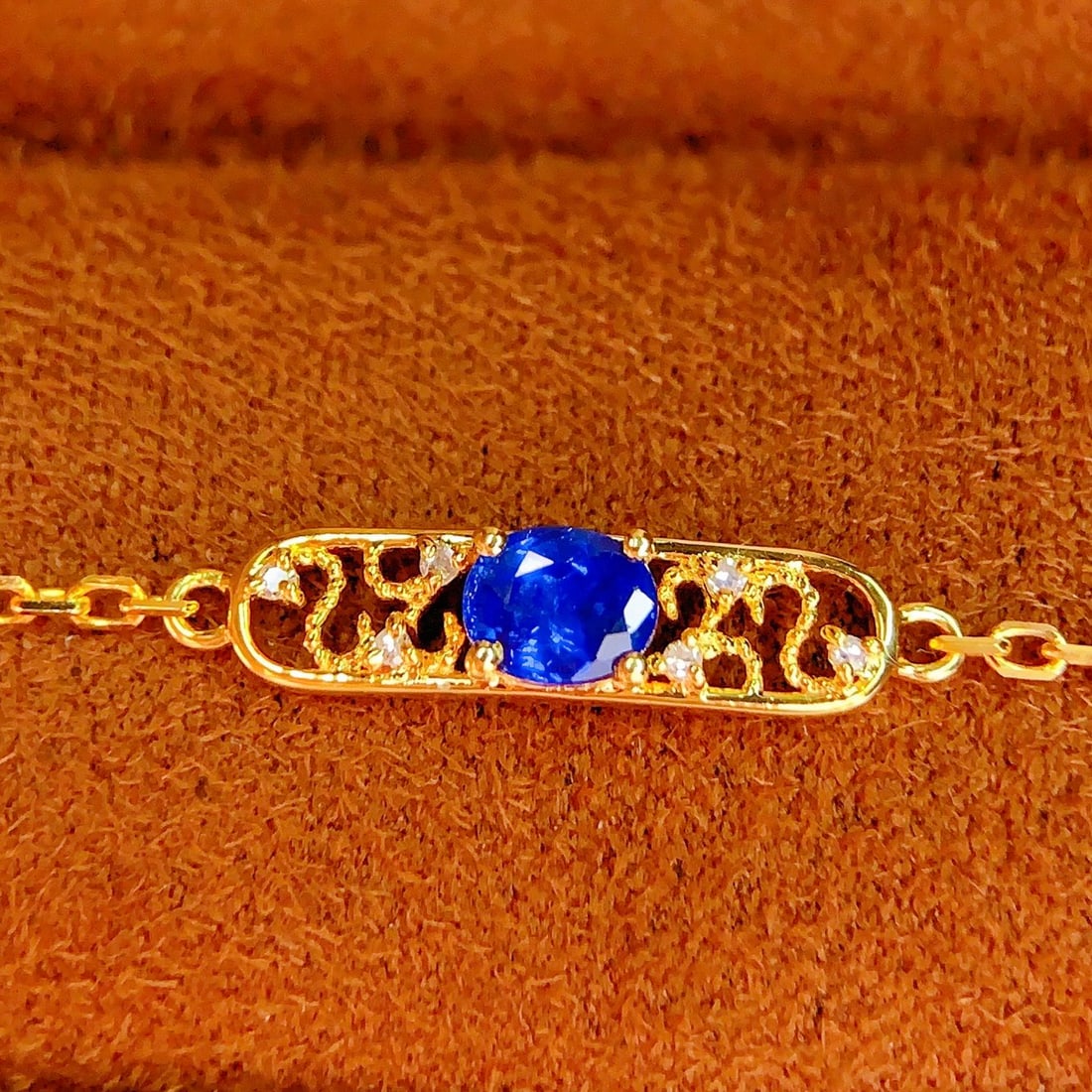 14k Gold 0.45 Ct Natural Sapphire & Diamond Bracelet: Ref:231148356 // gold content:14k gold // main gemstone:sapphire // shape:oval // carat weight:0. 45ct // color:blue // treatment:natural // // adjacent gemstone 2 : diamond // number of stones:6 //