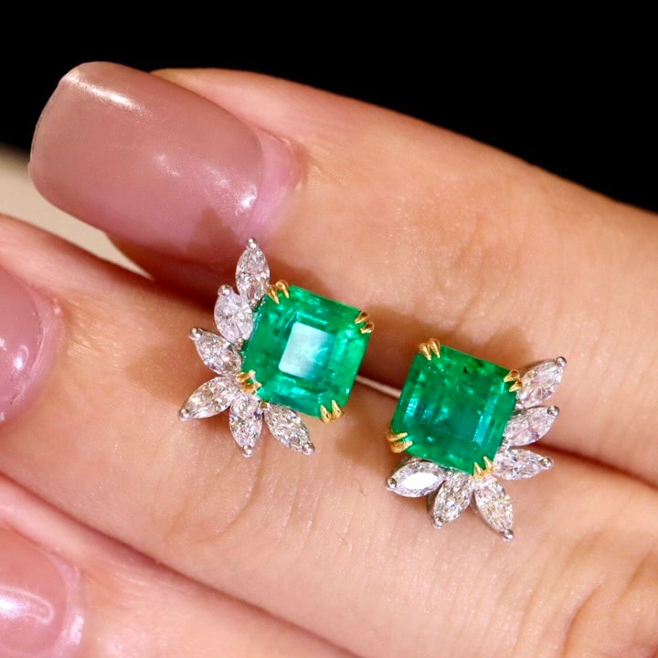 14k Gold 2.62 Ctw Natural Emerald & Diamond Earrings - 4