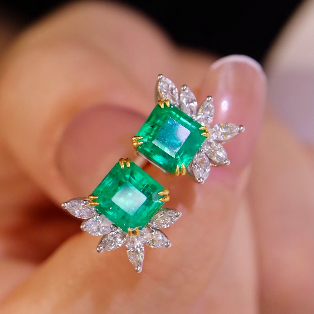 14k Gold 2.62 Ctw Natural Emerald & Diamond Earrings - 6