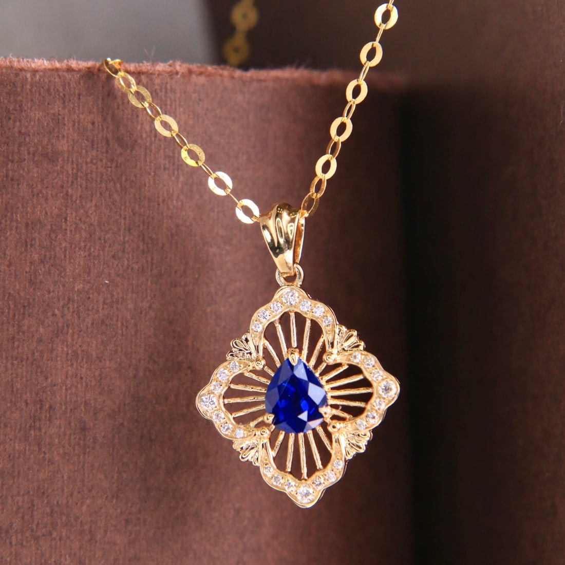 14k Gold 0.47 Ctw Natural Sapphire & Diamond Necklace: Ref:231148406 // gold content:14k gold // main gemstone:sapphire // shape:pear // carat weight:0. 4ct // color:blue // treatment:natural // // adjacent gemstone 2 : diamond // shape:round // carat