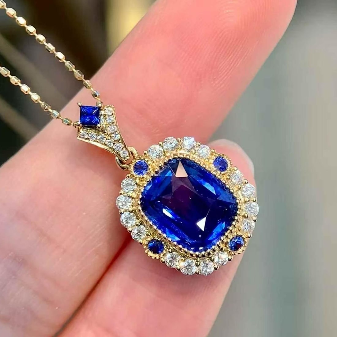 14k Gold 2.93 Ctw Natural Sapphire & Diamond Pendant( Without Chain ): Ref:231149126 // gold content:14k gold // main gemstone:sapphire // shape:cushion // carat weight:2. 64ct // color:royal blue // treatment:natural // // adjacent gemstone 2 : diamond // shape:round