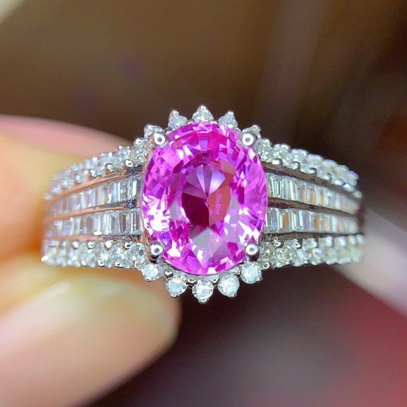 14k Gold 1.6 Ct Natural Padparadscha Sapphire & Diamond Ring: Ref:231149127 // gold content:14k gold // ring size:7. 25us // // main gemstone:padparadscha sapphire // shape:oval // carat weight:1. 6ct // color:orangish pink // treatment:natural // // adjacent
