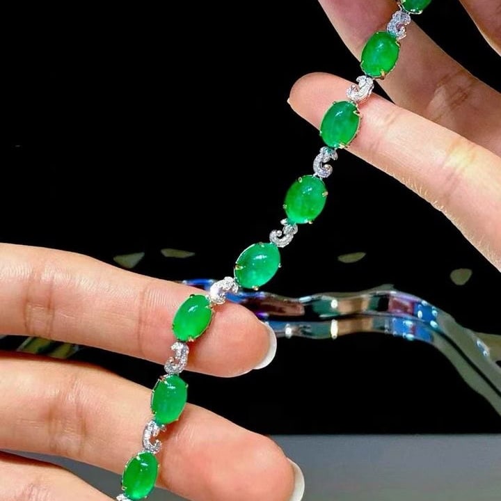 14k Gold 16.95 Ct Natural Emerald & Diamond Bracelet - 2