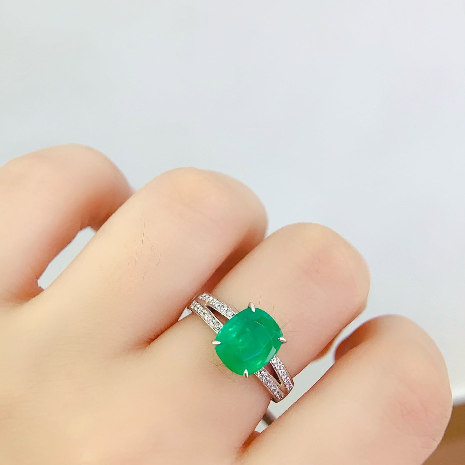 14k Gold 2.55 Ct Natural Emerald & Diamond Ring - 6