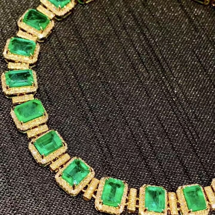 14k Gold 10.8 Ct Natural Emerald & Diamond Bracelet - 3