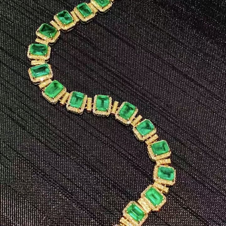 14k Gold 10.8 Ct Natural Emerald & Diamond Bracelet - 4