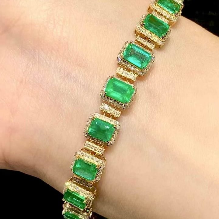 14k Gold 10.8 Ct Natural Emerald & Diamond Bracelet - 6