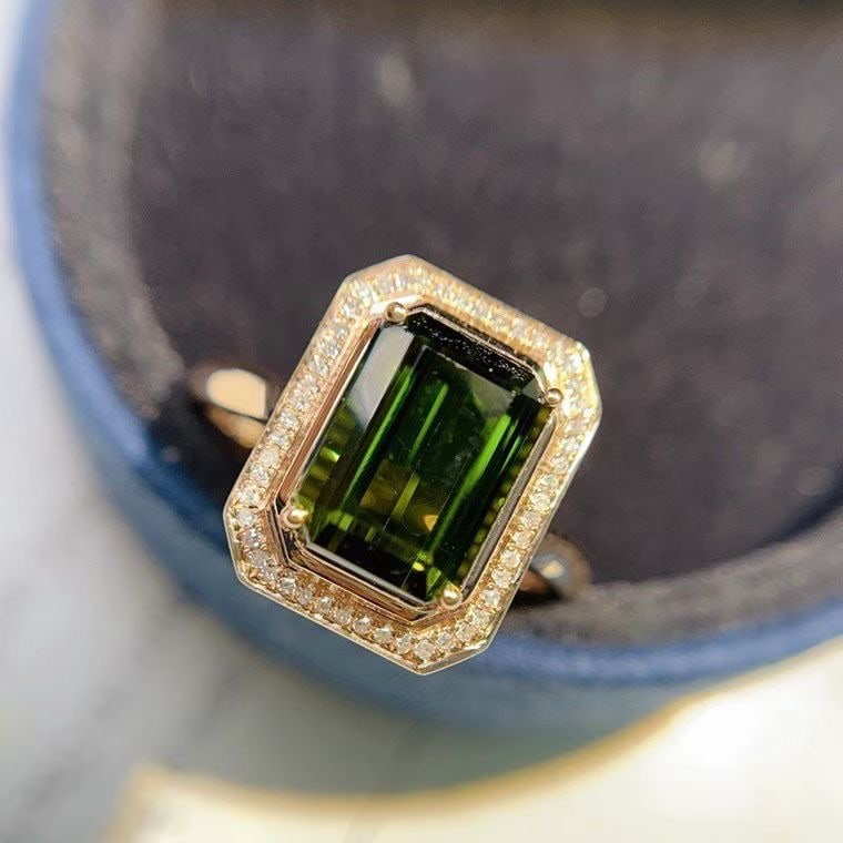 14k Gold 4.05 Ct Natural Tourmaline & Diamond Ring: Ref:231149204 // gold content:14k gold // ring size:7. 25us // // main gemstone:tourmaline // shape:octagonal // carat weight:4. 05ct // color:green // treatment:natural // // adjacent gemstone 2 :