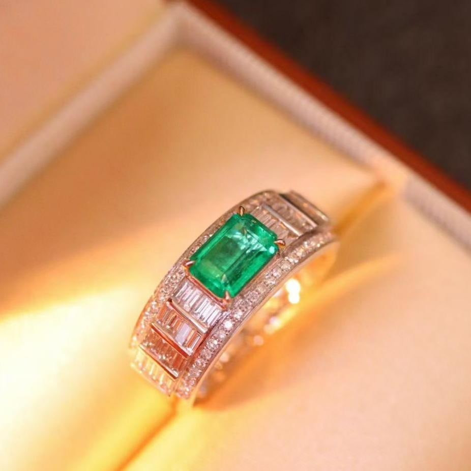 14k Gold 1.34 Ctw Natural Emerald & Diamond Ring: Ref:231149259 // gold content:14k gold // ring size:7. 25us // // main gemstone:emerald // shape:octagonal // carat weight:0. 7ct // color:green // treatment:natural // // adjacent gemstone 2 :