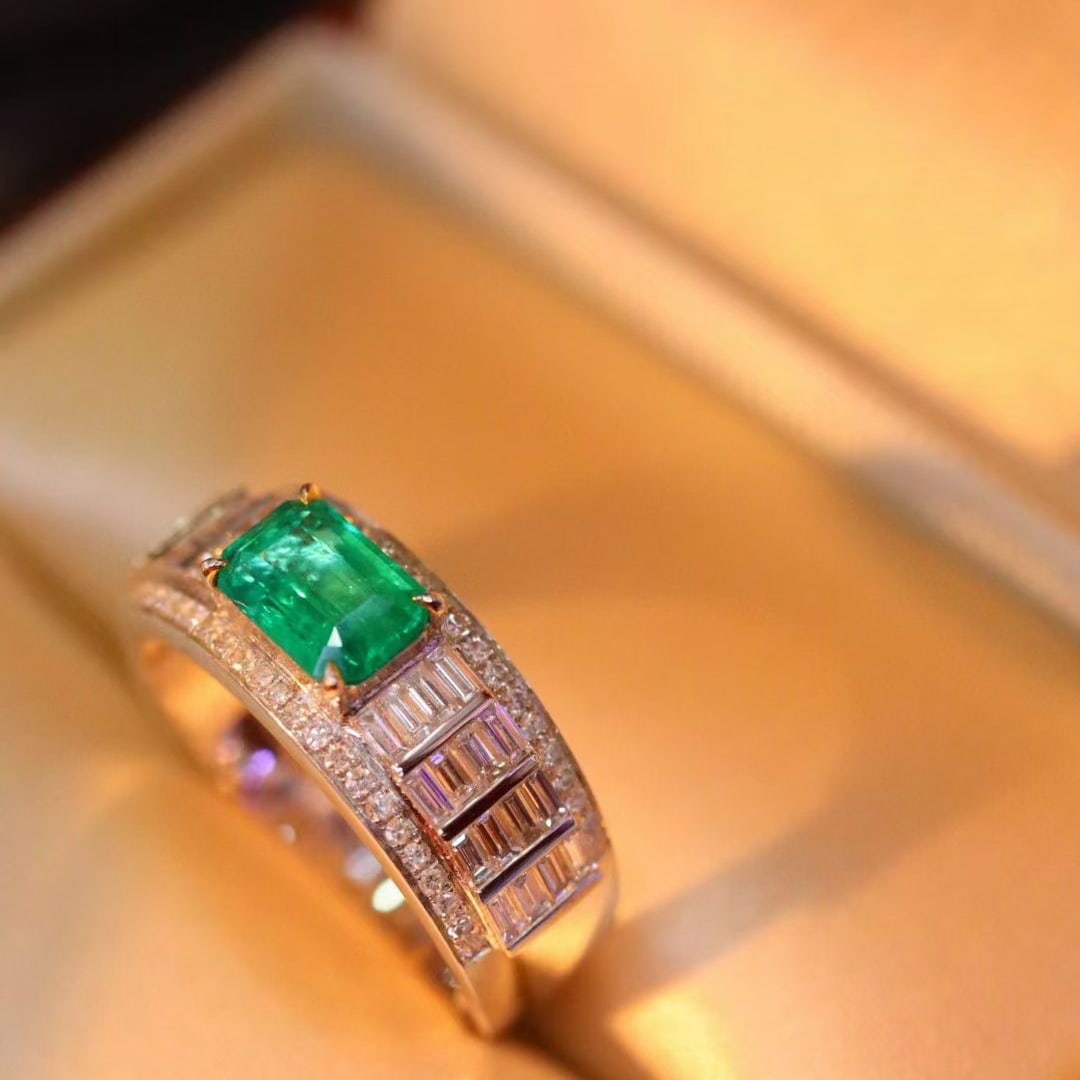 14k Gold 1.34 Ctw Natural Emerald & Diamond Ring - 2