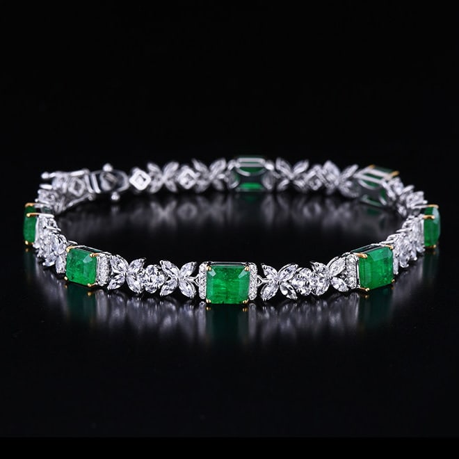 14k Gold 5.63 Ctw Vivid Green Natural Emerald & Diamond Bracelet - 2