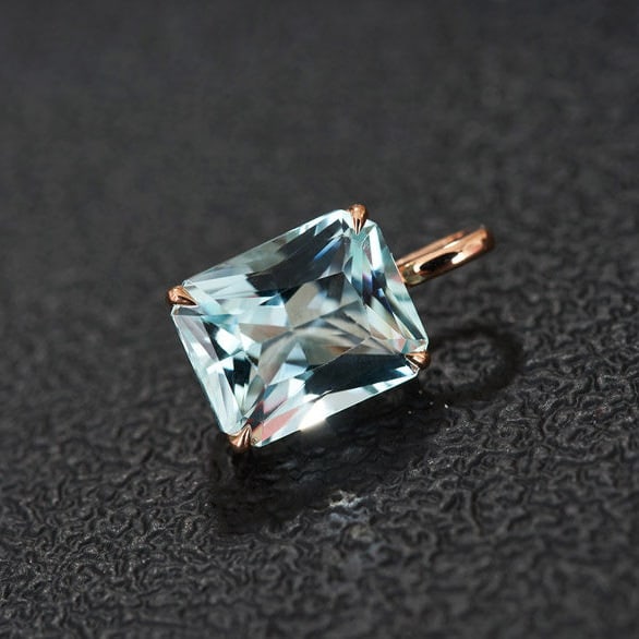 14k Gold 3.82 Ct Natural Aquamarine Pendant( Without Chain ) - 7