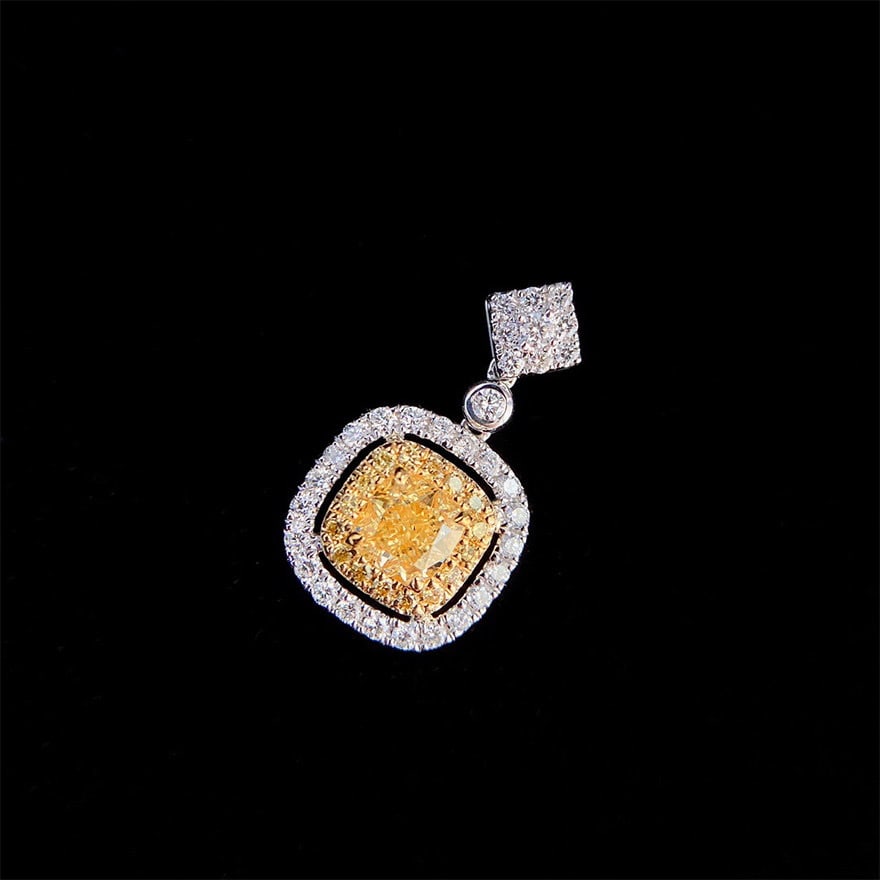 14k Gold 0.8 Ctw Natural Yellow Diamond & Diamond Pendant( Without Chain ): Ref:231150046 // gold content:14k gold // main gemstone:yellow diamond // shape:cushion // carat weight:0. 5ct // color:yellow // treatment:natural // // adjacent gemstone 2 : diamond // shape:round