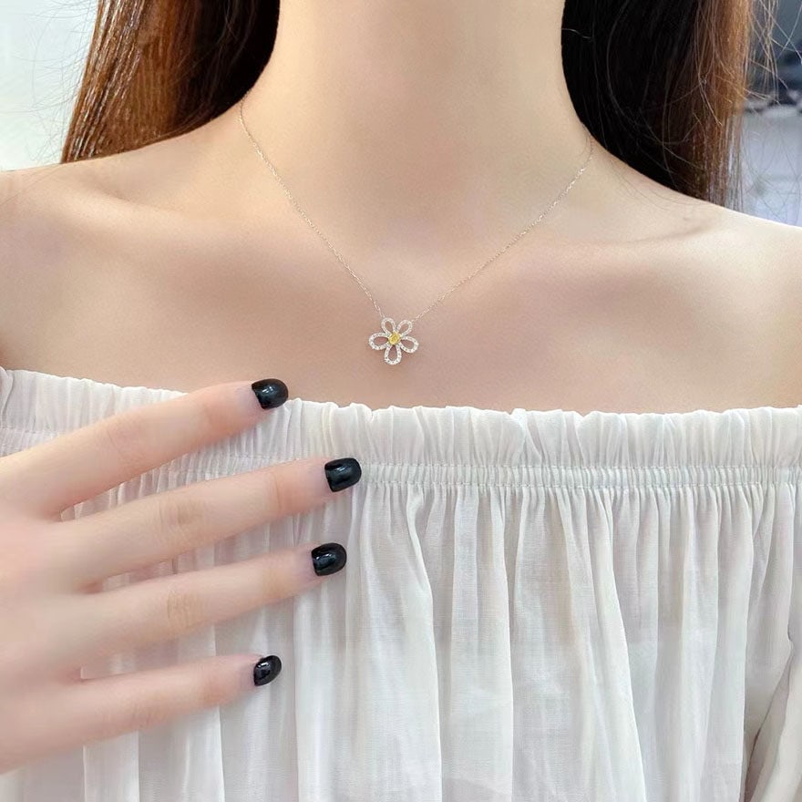 14k Gold 0.13 Ct Natural Yellow Diamond & Diamond & Flowers Necklace - 3
