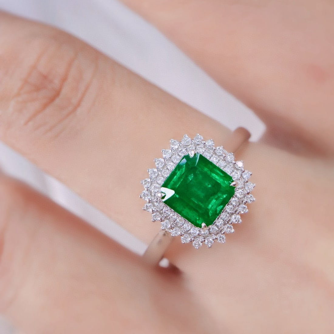 14k Gold 1.67 Ctw Vivid Green Natural Emerald & Diamond Ring - 5