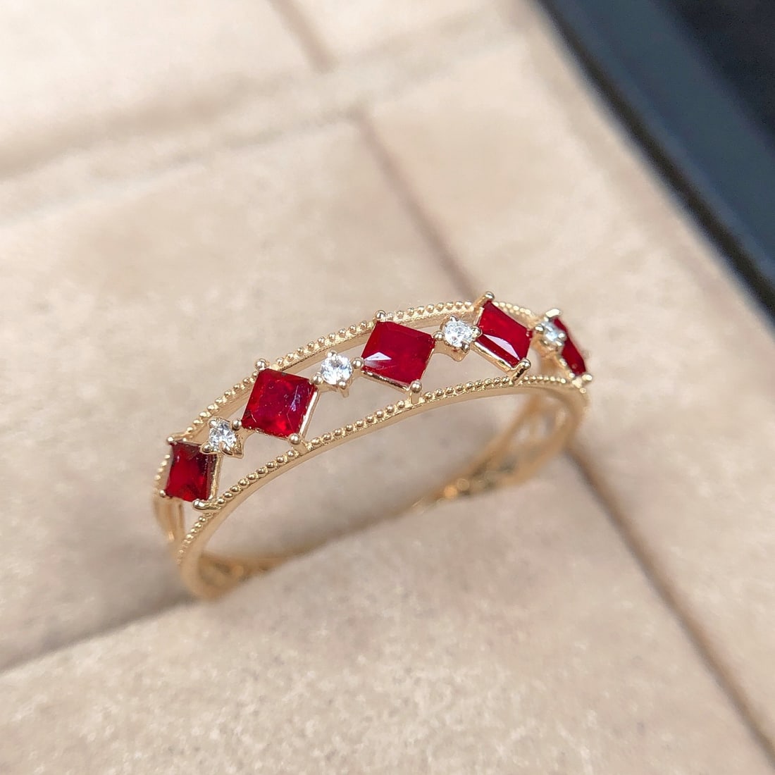 14k Gold 0.45 Ctw Natural Ruby & Diamond Ring: Ref:231150060 // gold content:14k gold // ring size:7. 25us // // main gemstone:ruby // shape:princess // carat weight:0. 42ct // color:red // treatment:natural // // adjacent gemstone 2 : diamond //