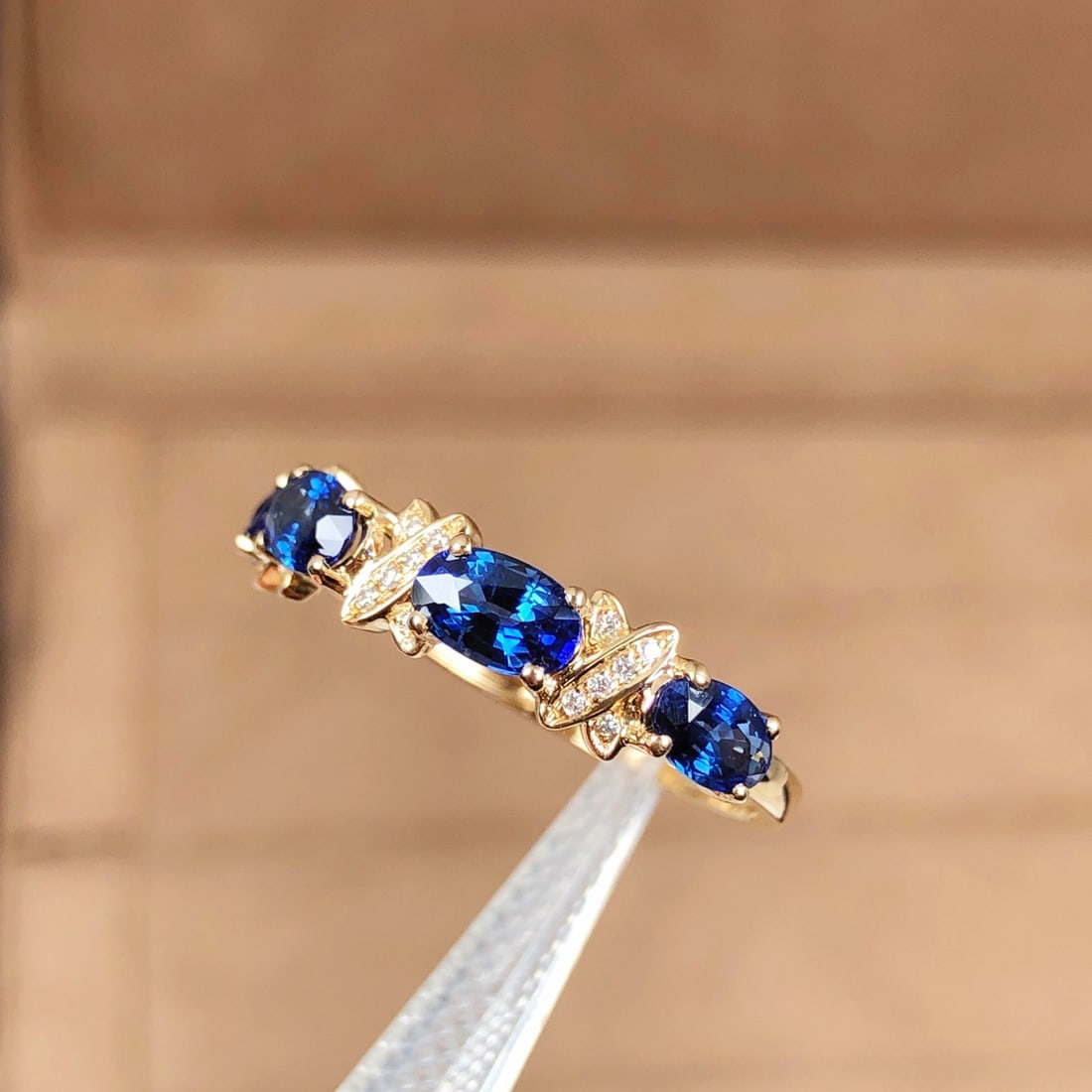 14k Gold 1.16 Ctw Natural Sapphire & Diamond Ring: Ref:231150061 // gold content:14k gold // ring size:7. 25us // // main gemstone:sapphire // shape:oval // carat weight:1. 11ct // color:blue // treatment:natural // // adjacent gemstone 2 : diamond