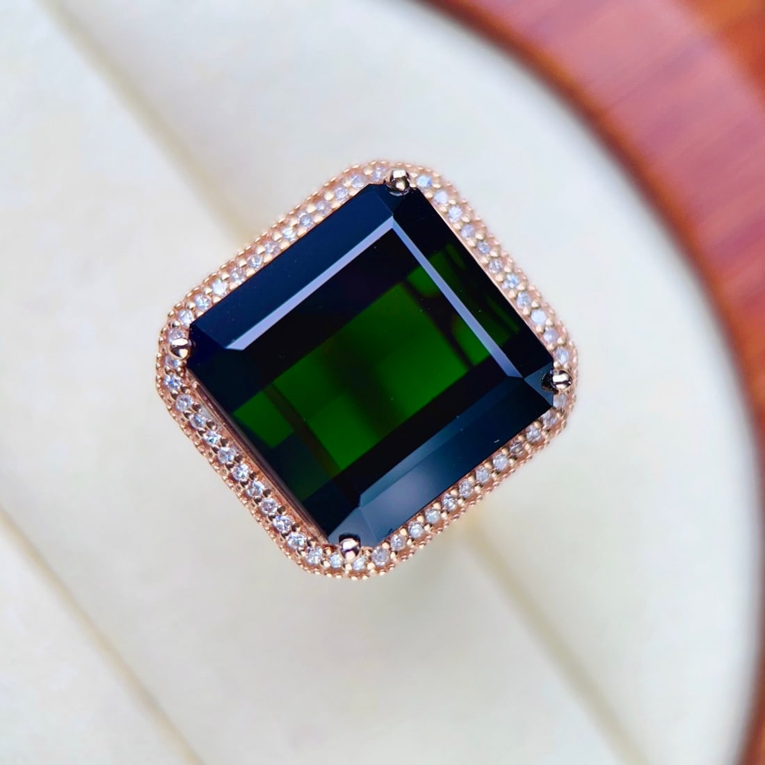 14k Gold 18.56 Ctw Natural Tourmaline & Diamond Ring: Ref:231150065 // gold content:14k gold // ring size:7. 25us // // main gemstone:tourmaline // shape:octagonal // carat weight:18. 3ct // color:green // treatment:natural // // adjacent gemstone 2 :