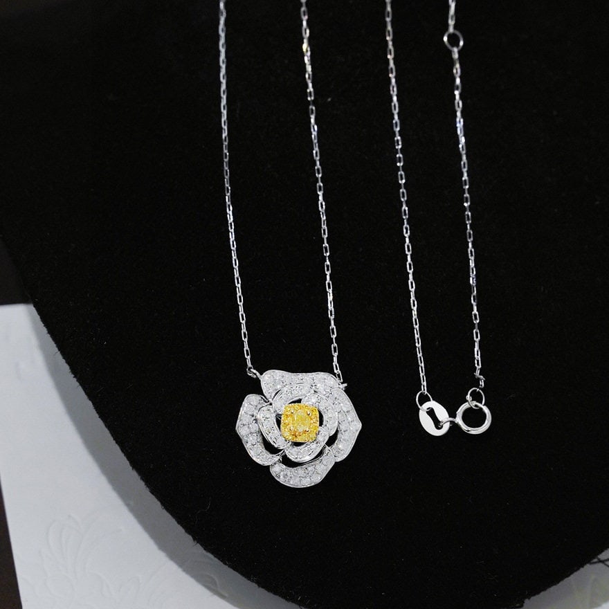 14k Gold 0.6 Ct Natural Color Diamond & Flowers Necklace - 2