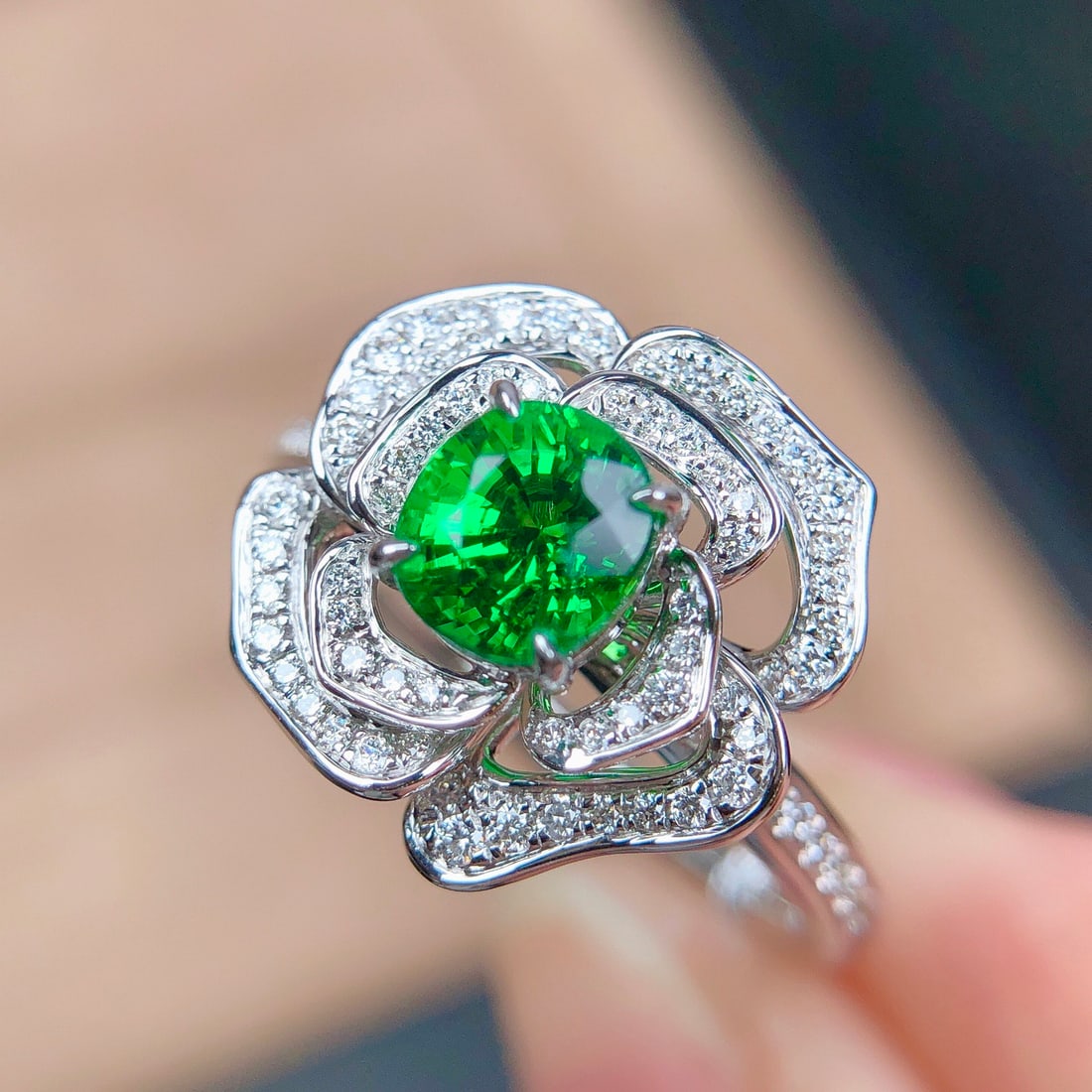 14k Gold 1.30 Ctw Natural Tsavorite & Diamond & Flowers Ring - 2