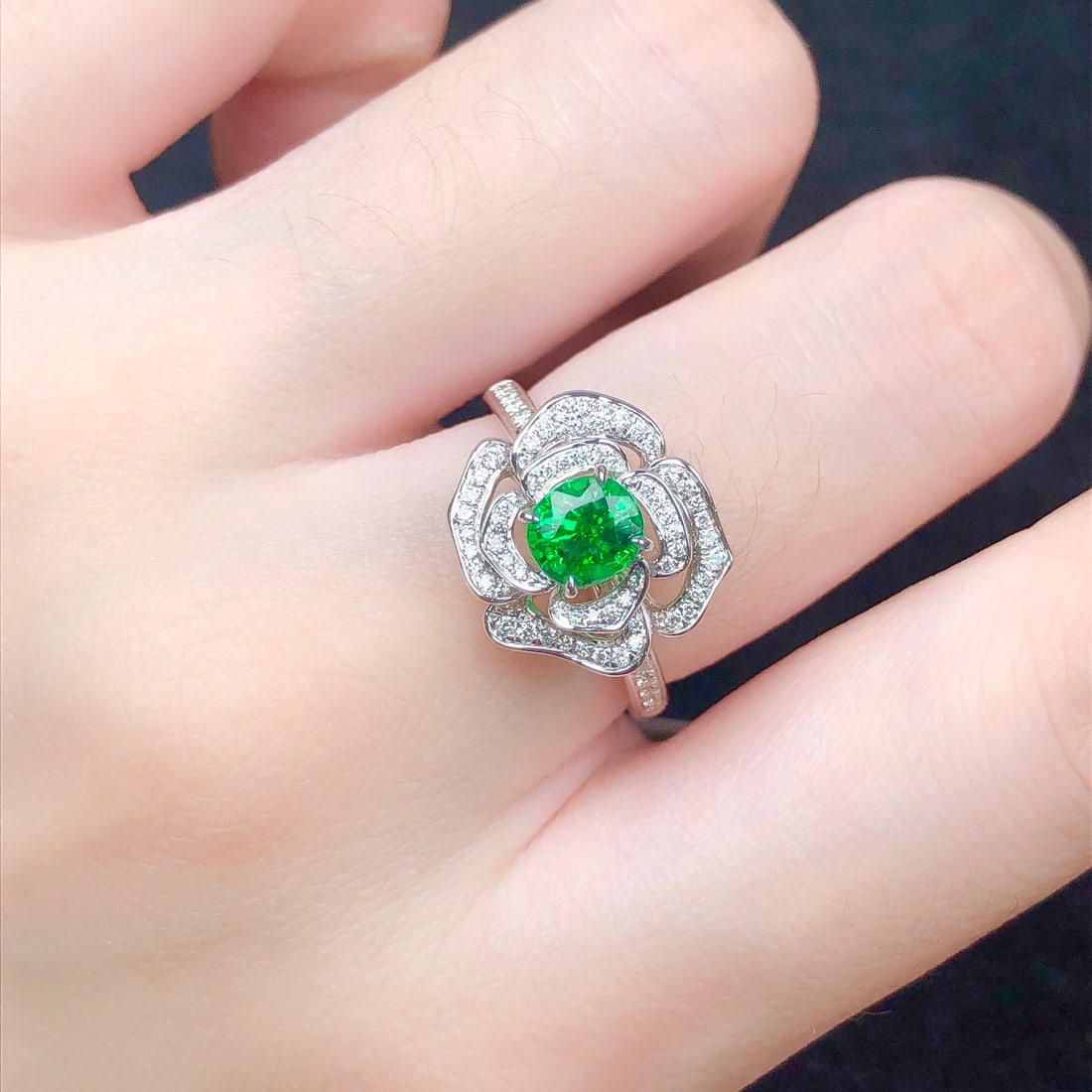 14k Gold 1.30 Ctw Natural Tsavorite & Diamond & Flowers Ring - 8