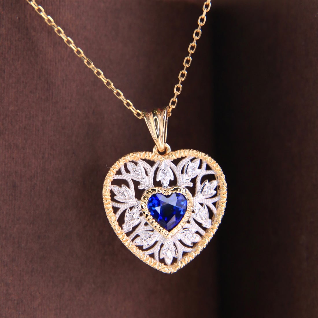 14k Gold 0.59 Ctw Vivid Blue Natural Sapphire & Diamond Necklace - 3
