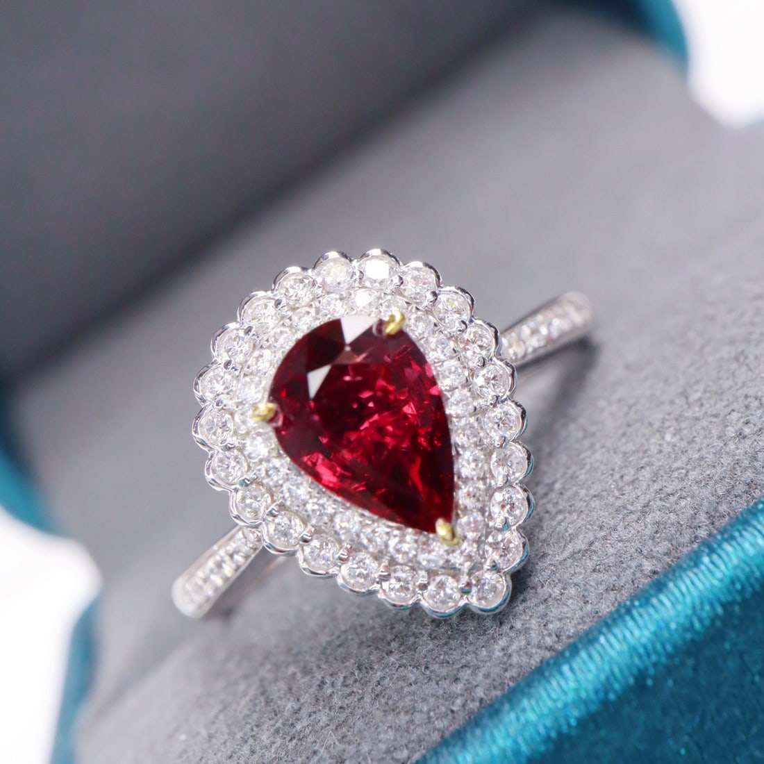 14k Gold 1.43 Ctw Vivid Red Natural Ruby & Diamond Ring - 3