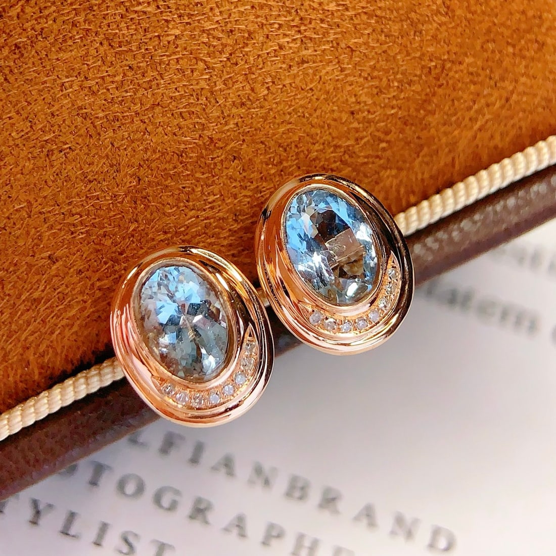 14k Gold 1.5 Ct Natural Aquamarine & Diamond Earrings: Ref:231150141 // gold content:14k gold // main gemstone:aquamarine // shape:oval // carat weight:1. 5ct // color:blue // treatment:natural // // adjacent gemstone 2 : diamond // number of stones:16