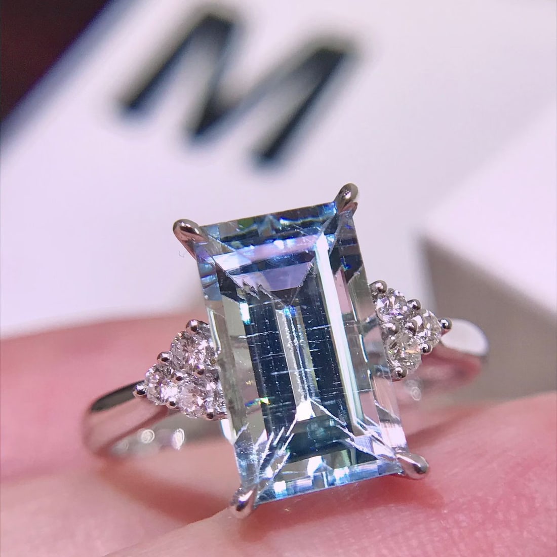 14k Gold 2.88 Ctw Natural Aquamarine & Diamond Ring: Ref:231150155 // gold content:14k gold // ring size:7. 25us // // main gemstone:aquamarine // shape:rectangle // carat weight:2. 7ct // color:blue // treatment:natural // // adjacent gemstone 2 :