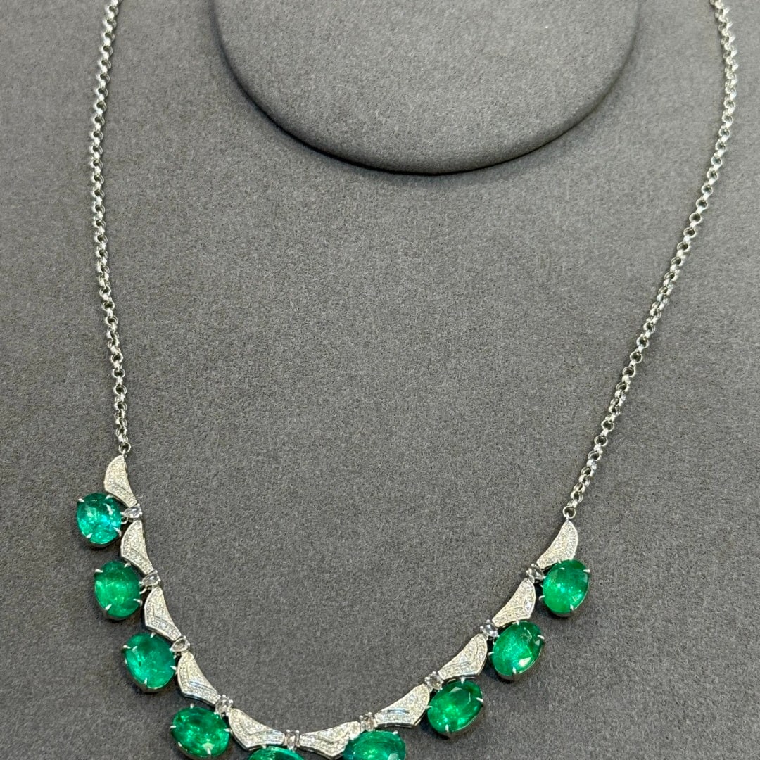 14k Gold 11.30 Ctw Natural Emerald & Diamond Necklace - 3