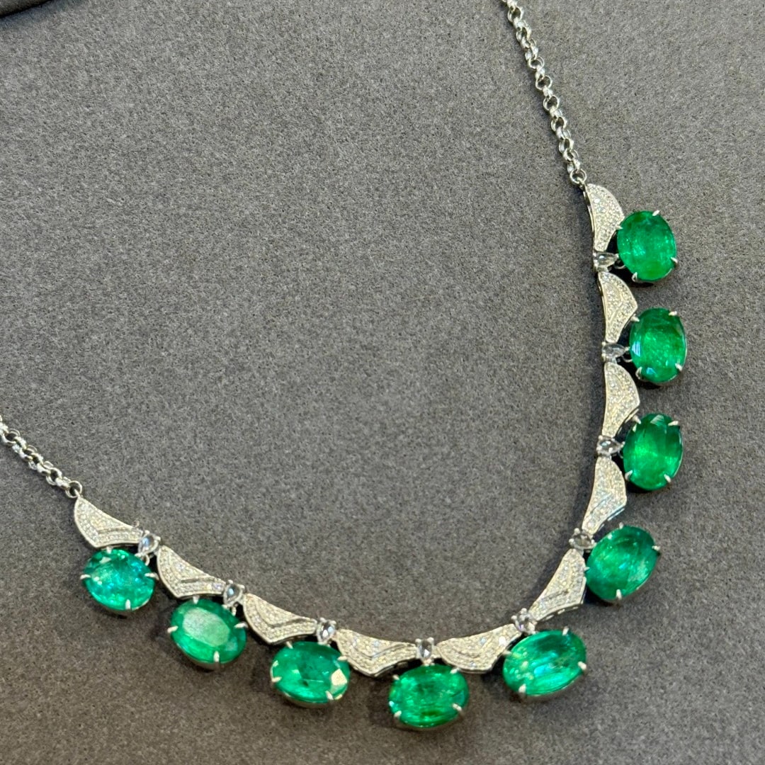 14k Gold 11.30 Ctw Natural Emerald & Diamond Necklace - 4