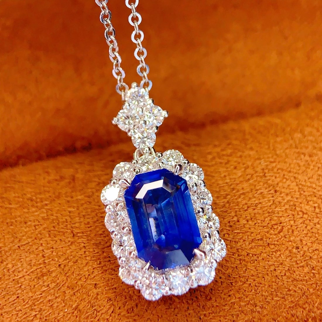 14k Gold 1.8 Ct Vivid Blue Natural Sapphire & Diamond Pendant( Without Chain ) - 4