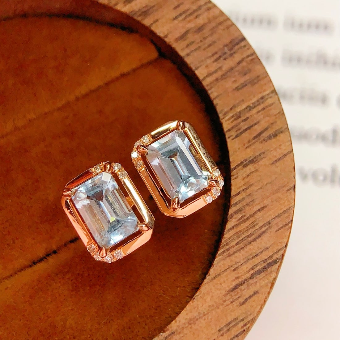 14k Gold 1.4 Ct Natural Aquamarine & Diamond Earrings - 4