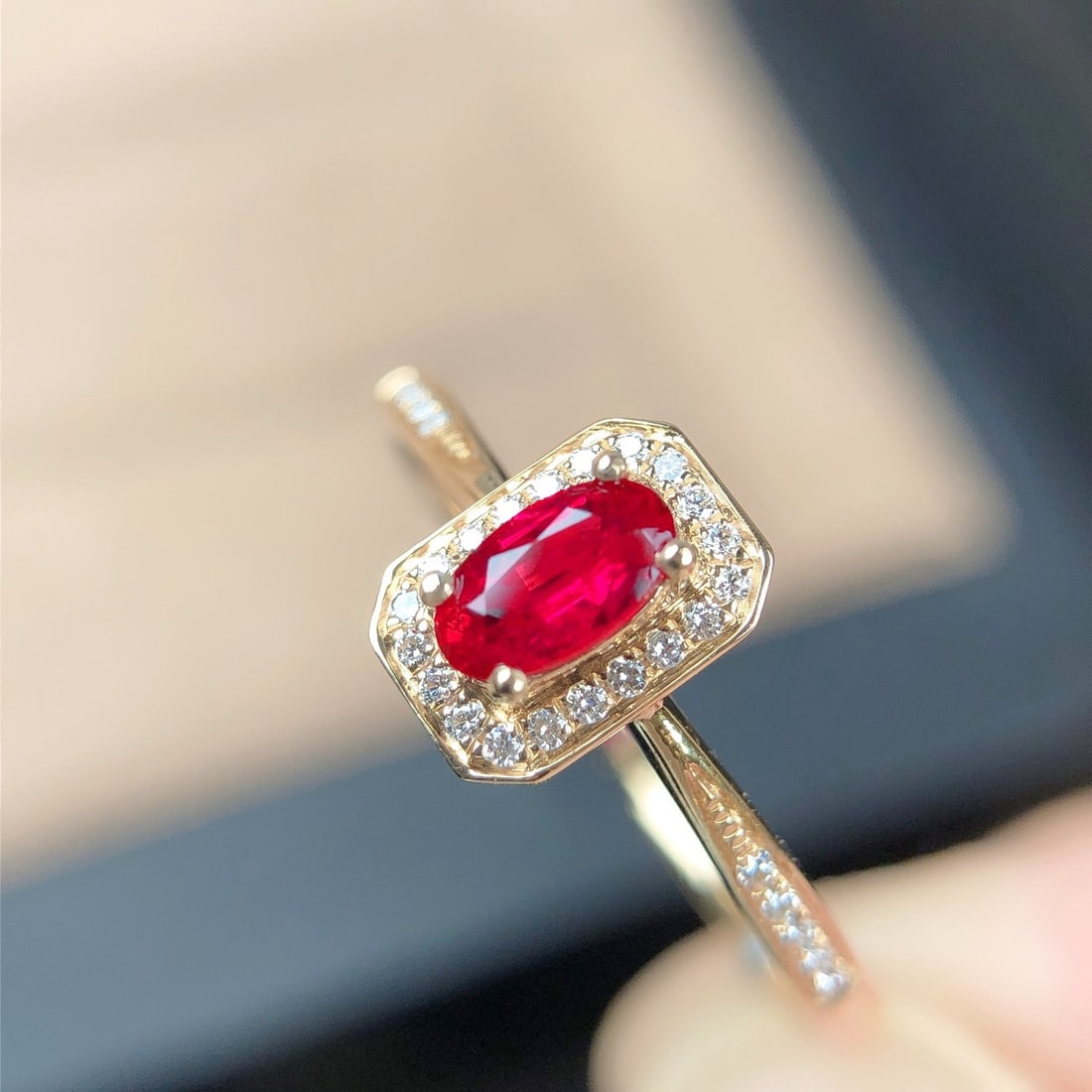14k Gold 0.34 Ctw Natural Ruby & Diamond Ring: Ref:231150175 // gold content:14k gold // ring size:7. 25us // // main gemstone:ruby // shape:oval // carat weight:0. 25ct // color:red // treatment:natural // // adjacent gemstone 2 : diamond // shap