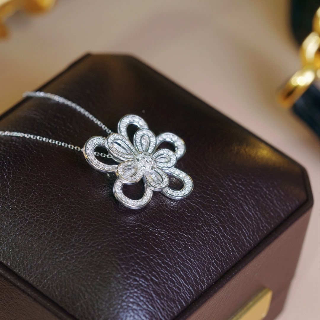 14k Gold 0.85 Ct Natural H Diamond & Flowers Necklace - 8