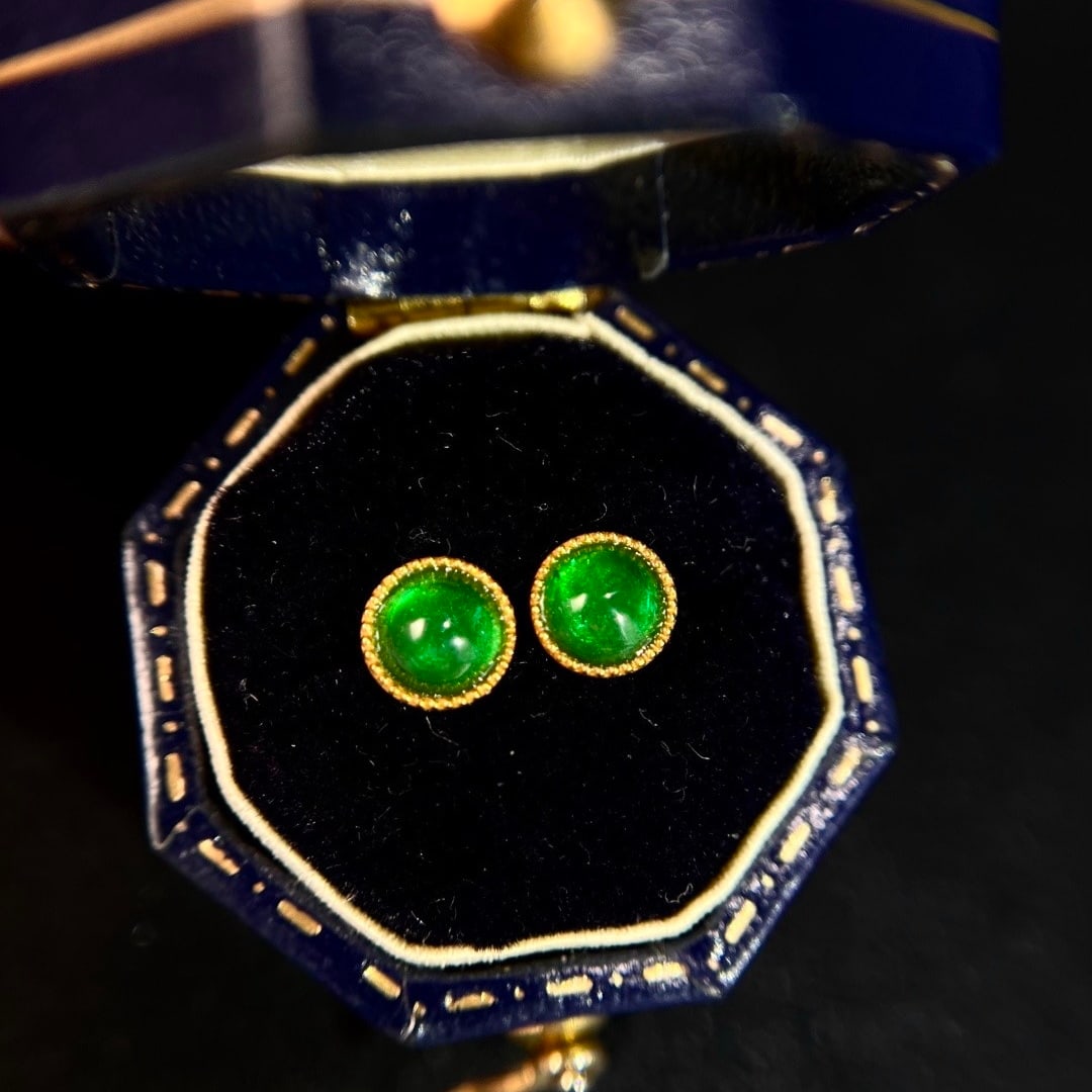 14k Gold 0.85 Ct Vivid Green Natural Emerald Earrings: Ref:231150224 // gold content:14k gold // main gemstone:emerald // shape:round // carat weight:0. 85ct // color:vivid green // treatment:natural // cut grade:g // Condition: New Low Estimate: 1200.00