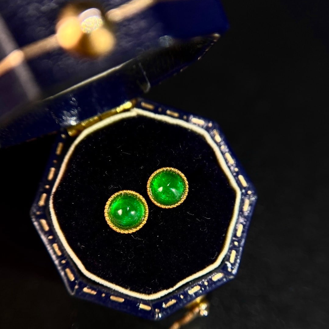 14k Gold 0.85 Ct Vivid Green Natural Emerald Earrings - 2