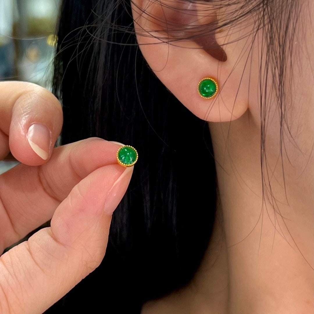 14k Gold 0.85 Ct Vivid Green Natural Emerald Earrings - 5