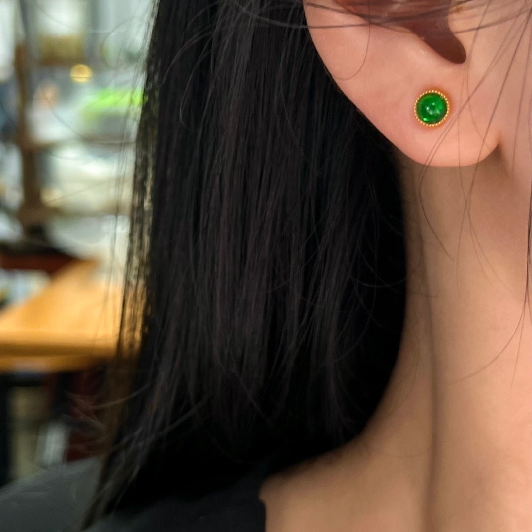 14k Gold 0.85 Ct Vivid Green Natural Emerald Earrings - 6