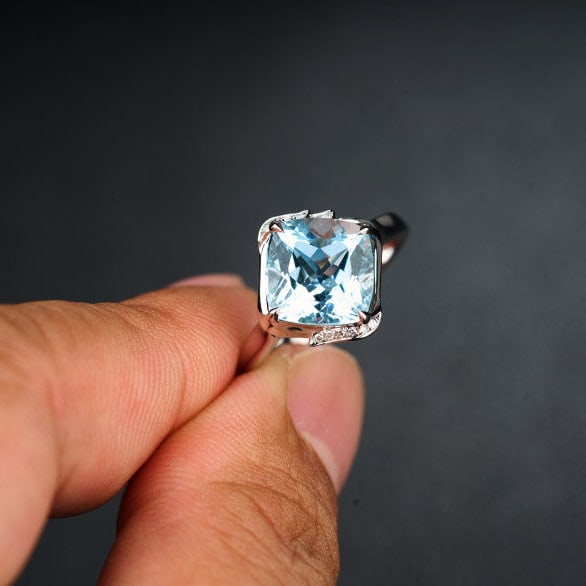 14k Gold 3.38 Ct Natural Aquamarine & Diamond Ring - 7