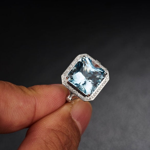 14k Gold 6.01 Ct Natural Aquamarine & Diamond Ring - 8