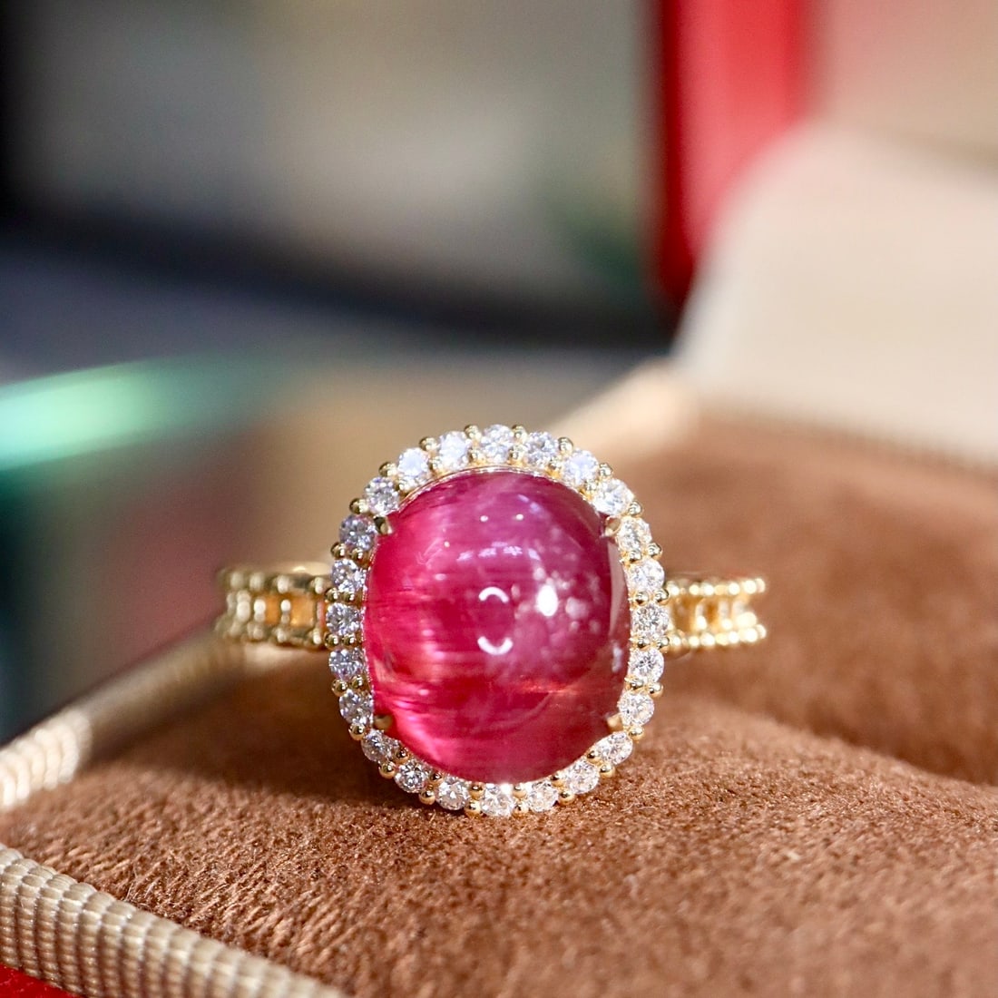 14k Gold 3.94 Ctw Natural Tourmaline & Diamond Ring: Ref:231150288 // gold content:14k gold // ring size:7. 25us // // main gemstone:tourmaline // shape:oval // carat weight:3. 77ct // color:red // treatment:natural // // adjacent gemstone 2 : diamond