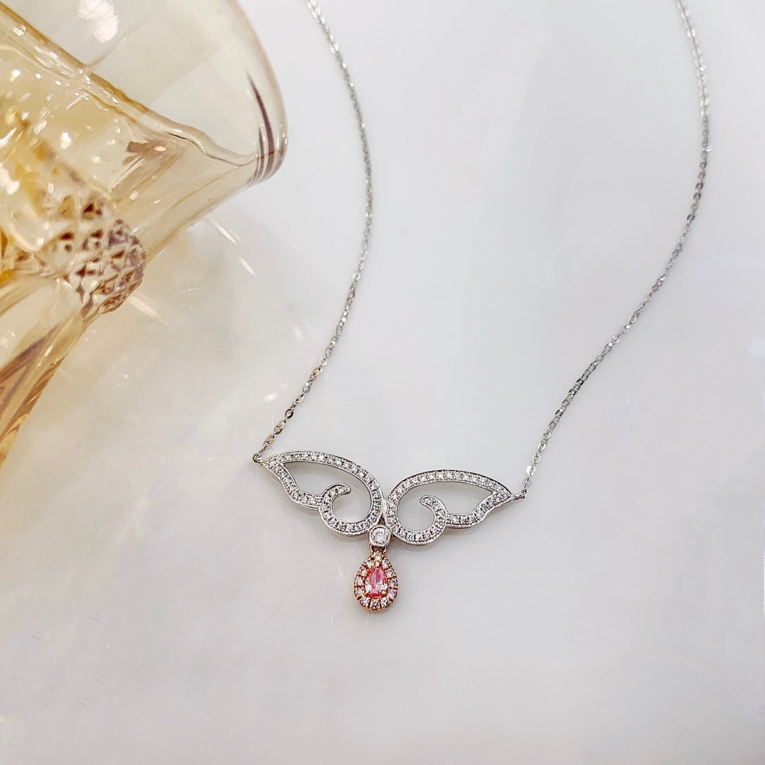 14k Gold 0.38 Ctw Natural Pink Diamond & Diamond Necklace: Ref:231150306 // gold content:14k gold // main gemstone:pink diamond // shape:pear // carat weight:0. 12ct // color:pink // treatment:natural // // adjacent gemstone 2 : diamond // shape:round //
