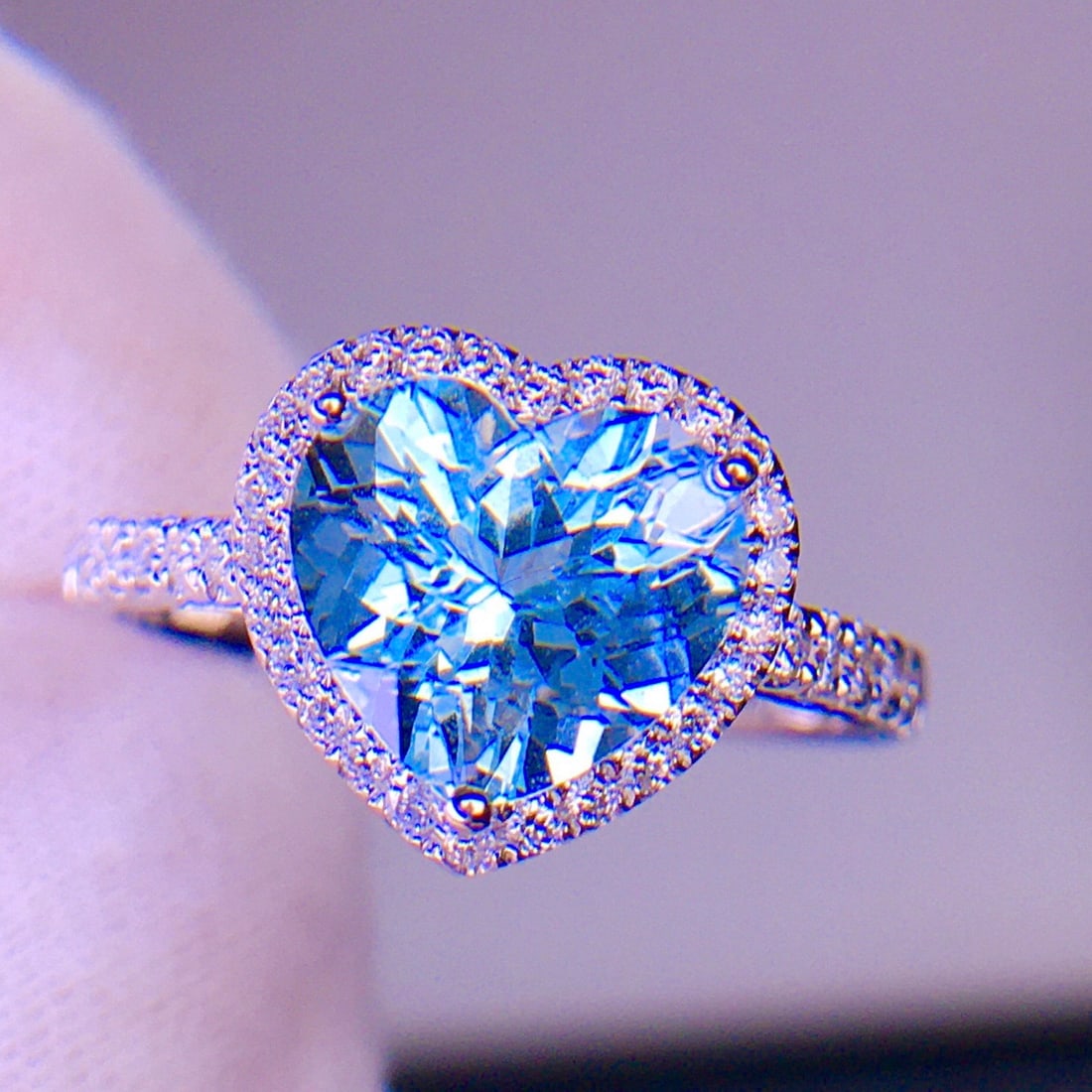 14k Gold 2.65 Ct Natural Aquamarine & Diamond Ring - 4