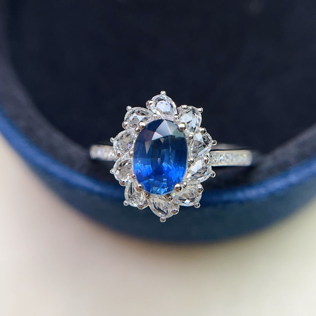 14k Gold 1.00 Ct Natural Sapphire & Diamond & Sapphire Ring: Ref:231150343 // gold content:14k gold // ring size:7. 25us // // main gemstone:sapphire // shape:oval // carat weight:1. 00ct // color:blue // treatment:natural // // adjacent gemstone 2 : diamond